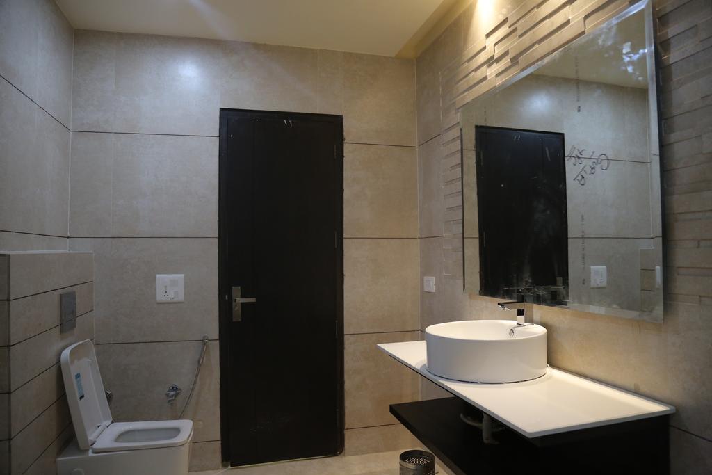 Hotel Hardy'S World Ludhiana Habitación foto