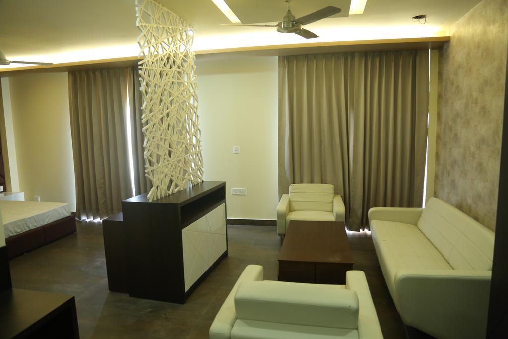 Hotel Hardy'S World Ludhiana Habitación foto